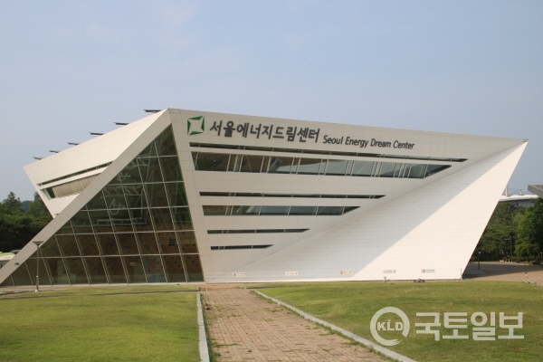 [200625] 서울에너지드림센터, [건설의날 특집] 육경숙 센터장 인터뷰 및 특집 기사 (2)